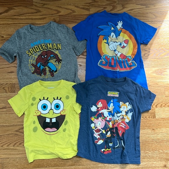 Lot of character t-shirts for boys. Size small and xsmall. - Picture 1 of 1